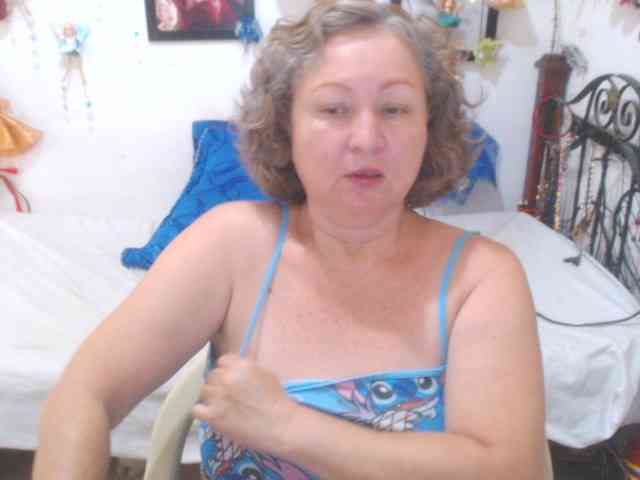 LADYQUEEN520 webcam