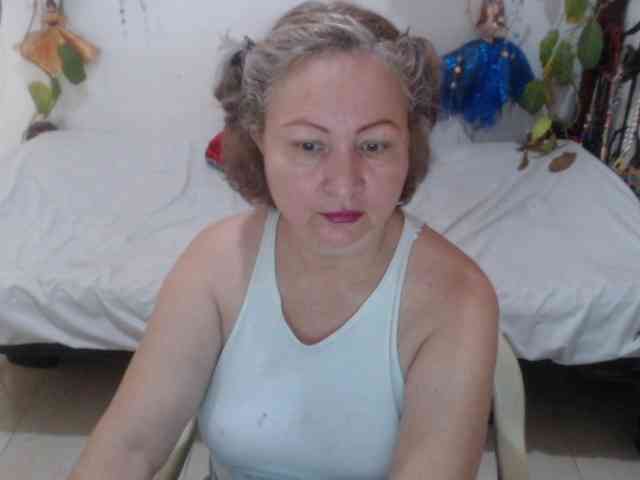 LADYQUEEN520 webcam