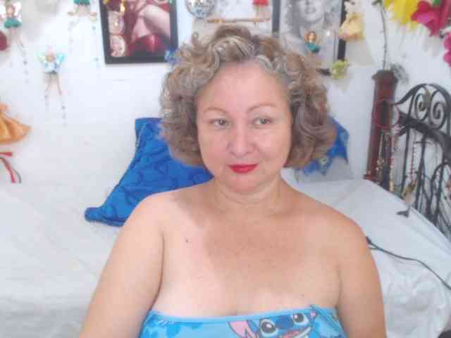 LADYQUEEN520 LADYQUEEN520
