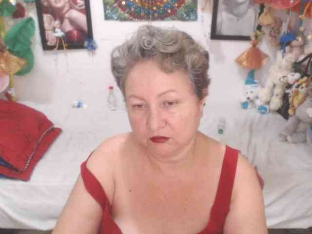 LADYQUEEN520 webcam