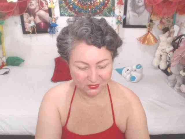 LADYQUEEN520 webcam