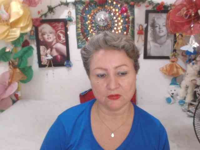 LADYQUEEN520 LADYQUEEN520