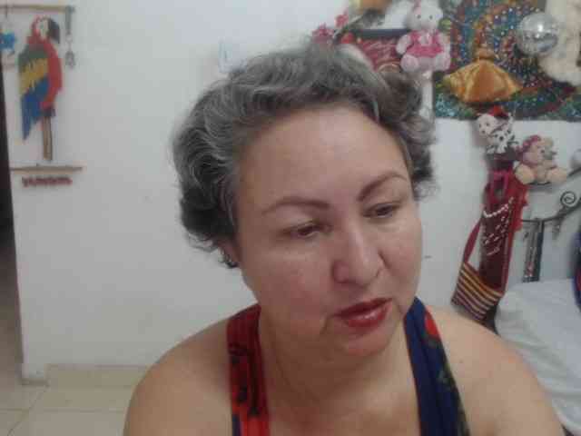 LADYQUEEN520 webcam