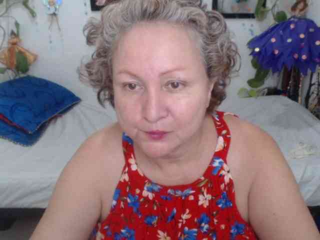 LADYQUEEN520 Live Webcam on BongaCams