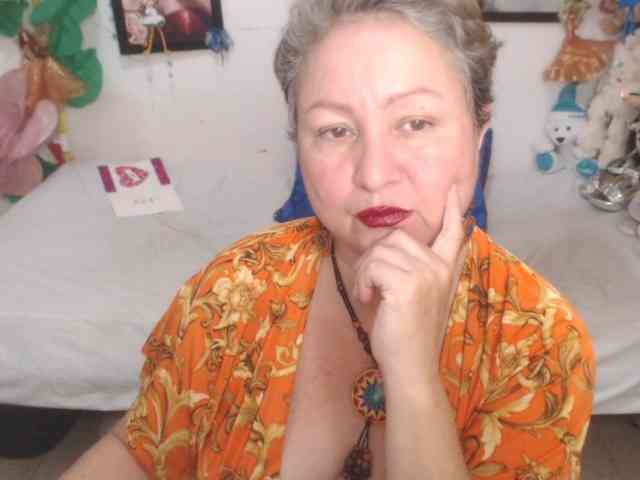 LADYQUEEN520 Live Webcam on BongaCams
