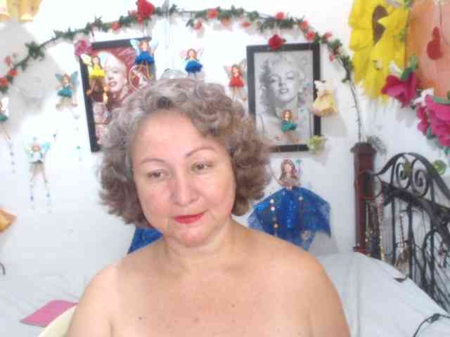 LADYQUEEN520 webcam