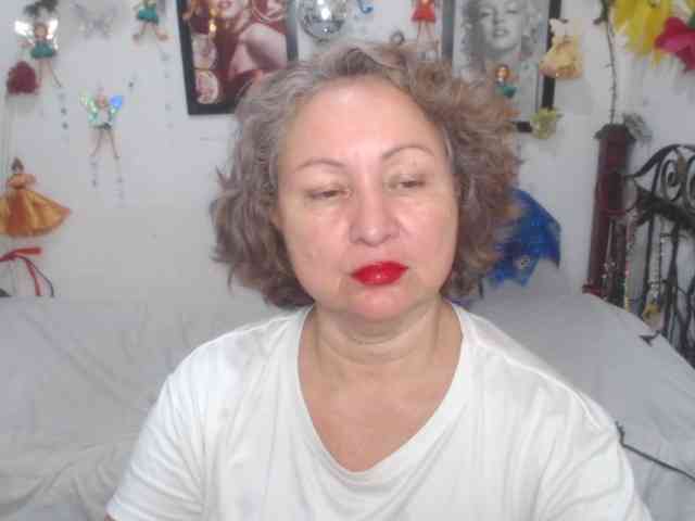 LADYQUEEN520 webcam