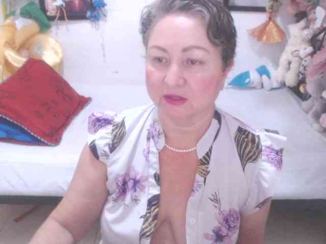 LADYQUEEN520 webcam