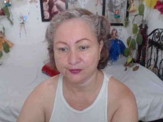 LADYQUEEN520