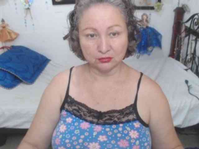 LADYQUEEN520 webcam