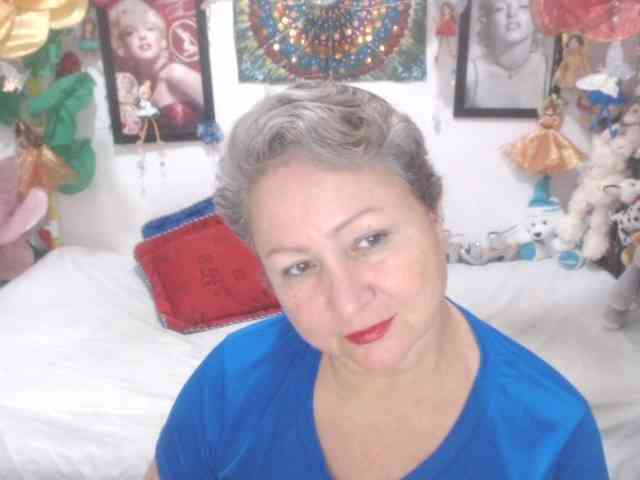 LADYQUEEN520 webcam