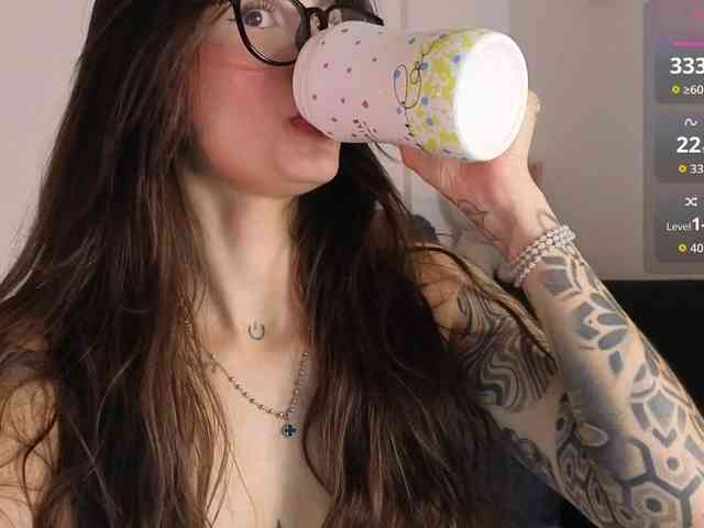 MiilyWatson webcam