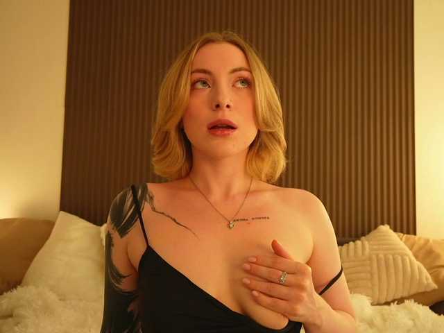 видео TouchMyAss