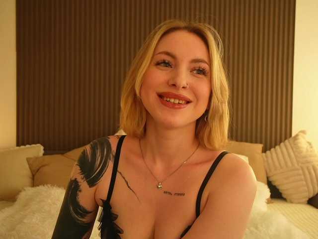 peach_in_stockings