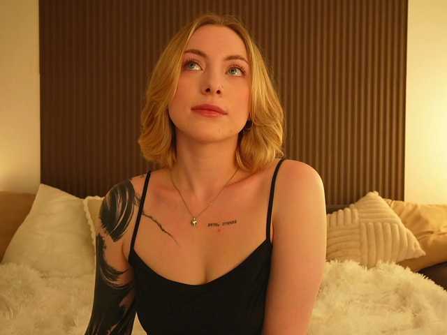 TouchMyAss live webcam show