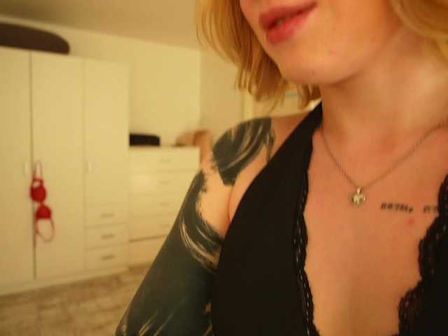 TouchMyAss live webcam show