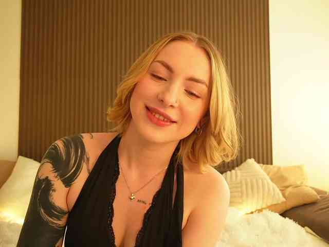 TouchMyAss Sex Cam Show
