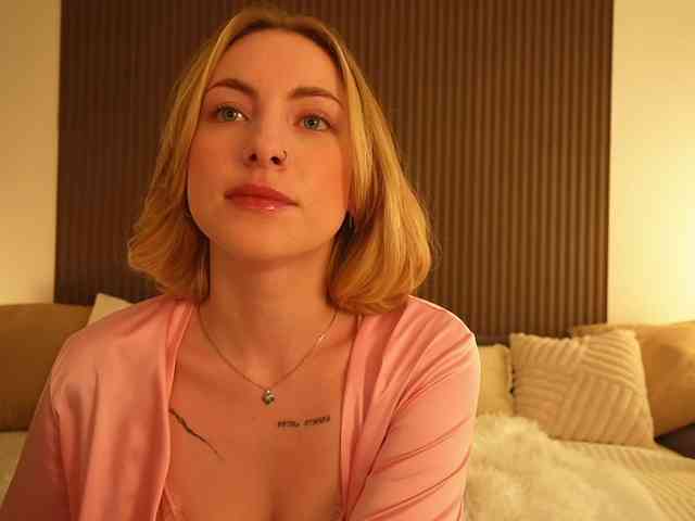 TouchMyAss Sex Cam Show