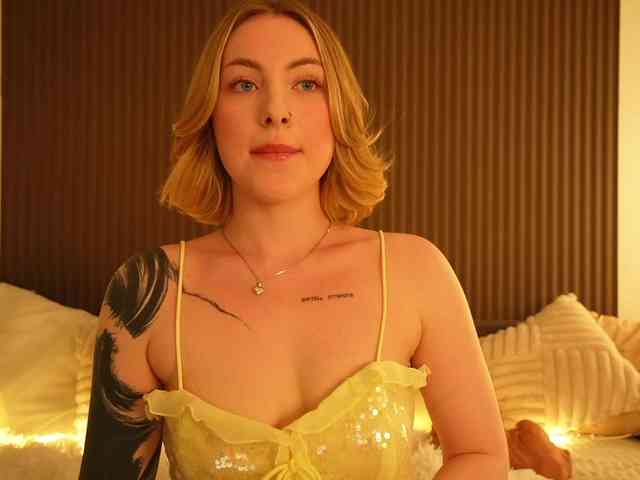 peach_in_stockings webcam
