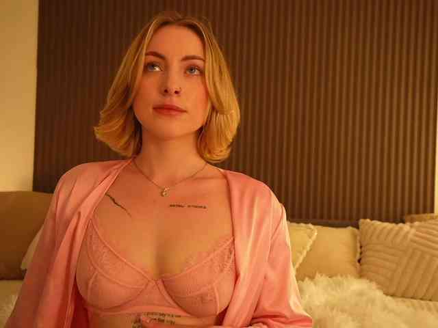 TouchMyAss Sex Cam Show