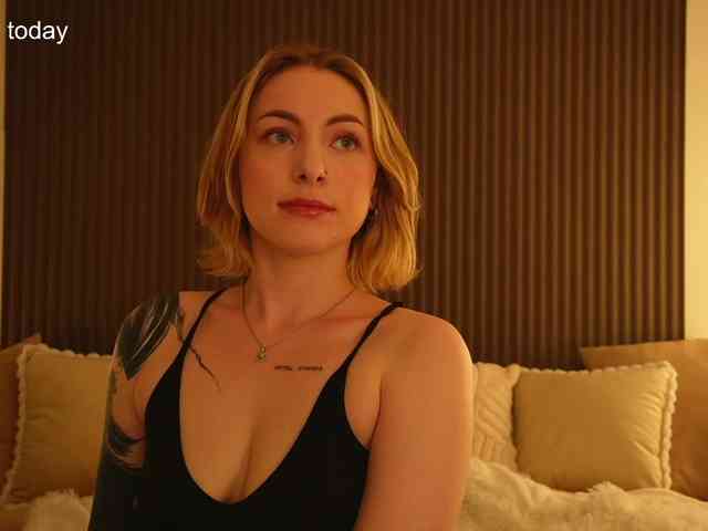 TouchMyAss Sex Cam Show