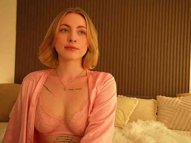 TouchMyAss Sex Cam Show