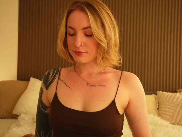 peach_in_stockings webcam