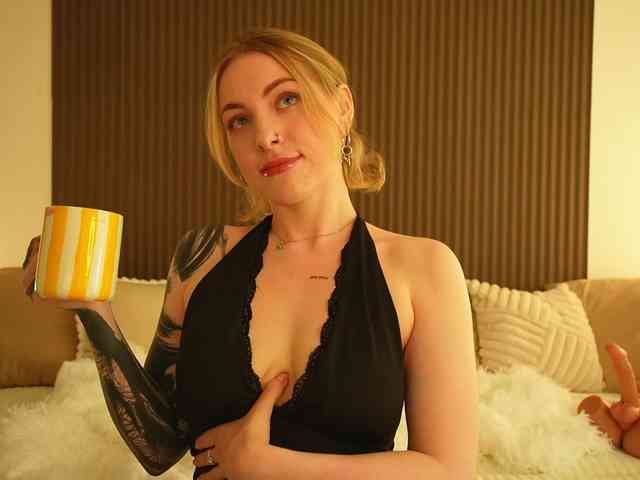 peach_in_stockings webcam