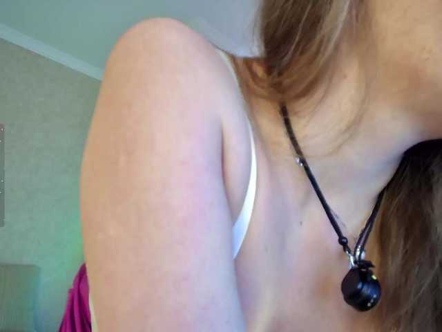 Rosea live cam on BongaCams