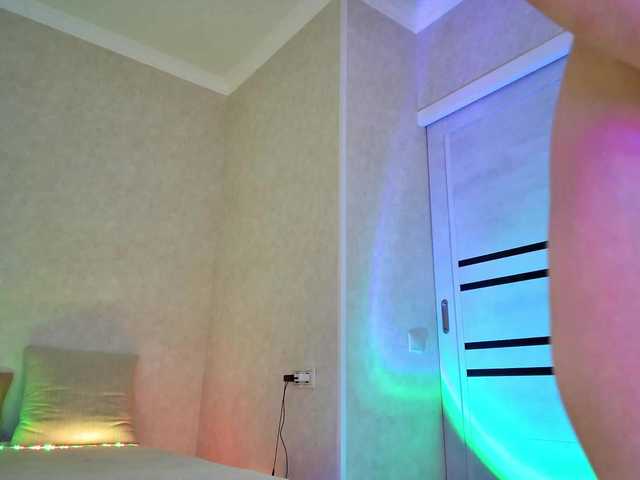 Rosea's BongaCams show and profile