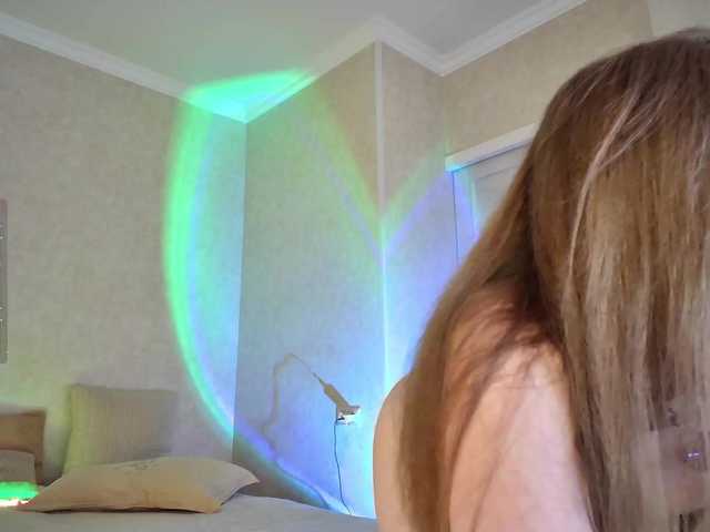 Rosea live cam on BongaCams