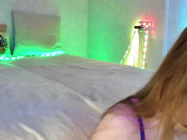 Rosea's BongaCams show and profile