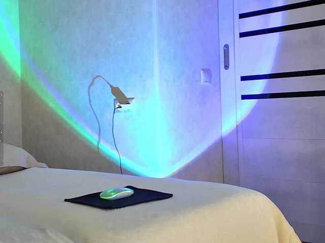 Rosea live cam on BongaCams