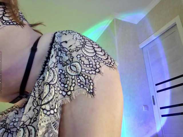 Rosea live cam on BongaCams