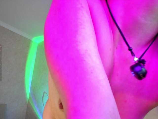 Rosea live cam on BongaCams