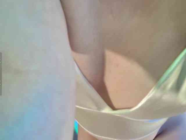 Rosea Live Webcam on BongaCams