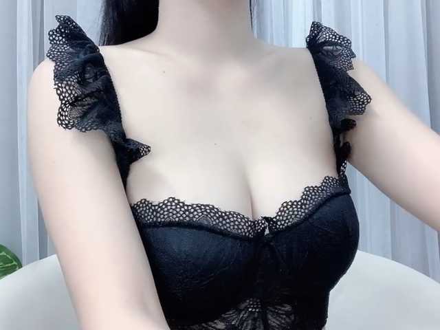 MieChan live cam on BongaCams