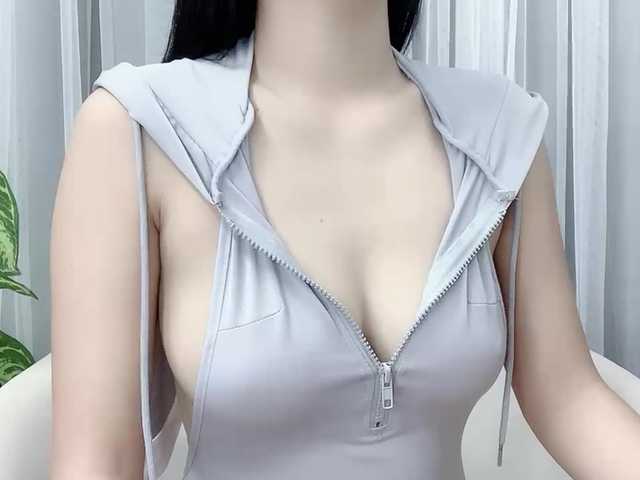 MieChan live cam on BongaCams