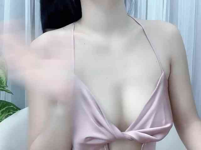 MieChan Live Webcam on BongaCams