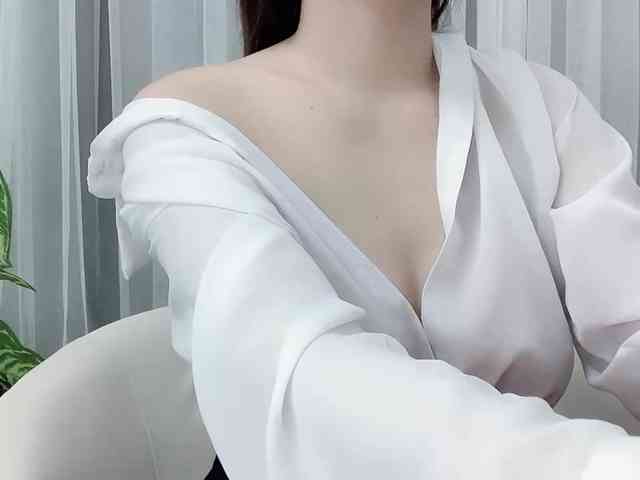 MieChan webcam