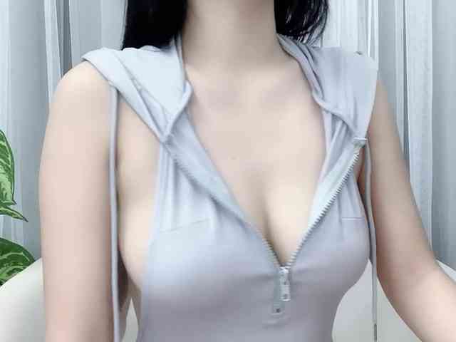 MieChan webcam