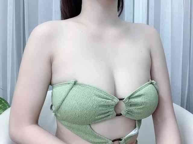 MieChan webcam