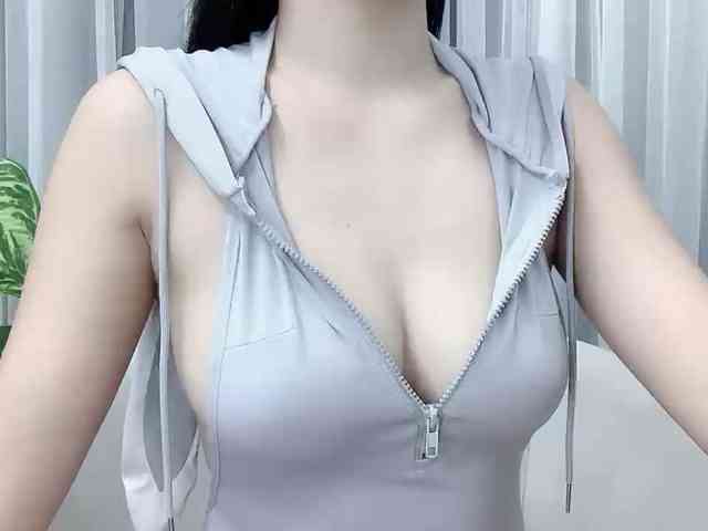 MieChan webcam