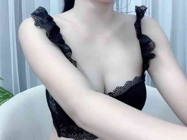 MieChan webcam