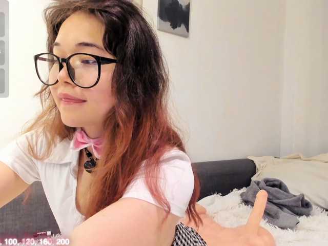 yourelizzi live cam on BongaCams