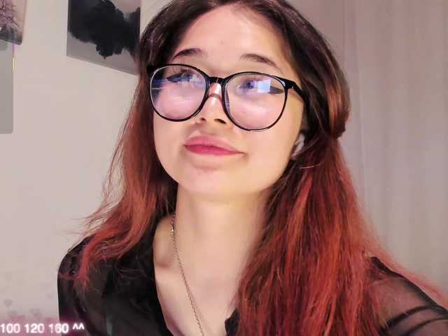 yourelizzi live cam on BongaCams