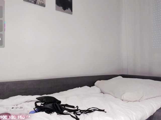 yourelizzi live cam on BongaCams