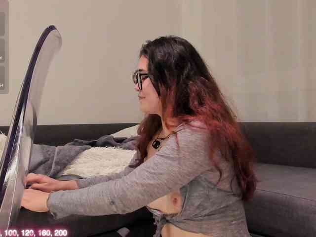 yourelizzi Live Webcam on BongaCams