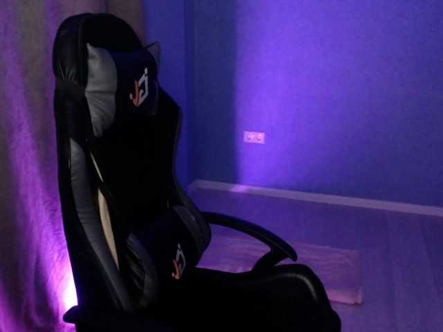 FalconFamily live cam on BongaCams