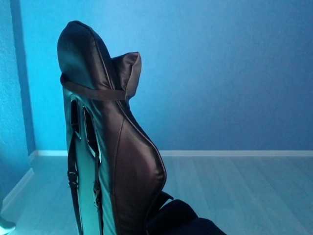 FalconFamily's BongaCams show and profile